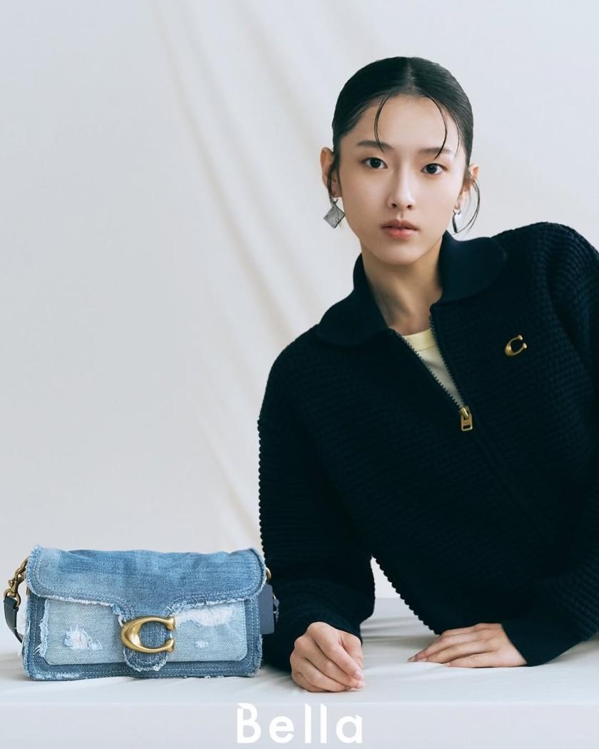 Bella 何曼希 March 2026